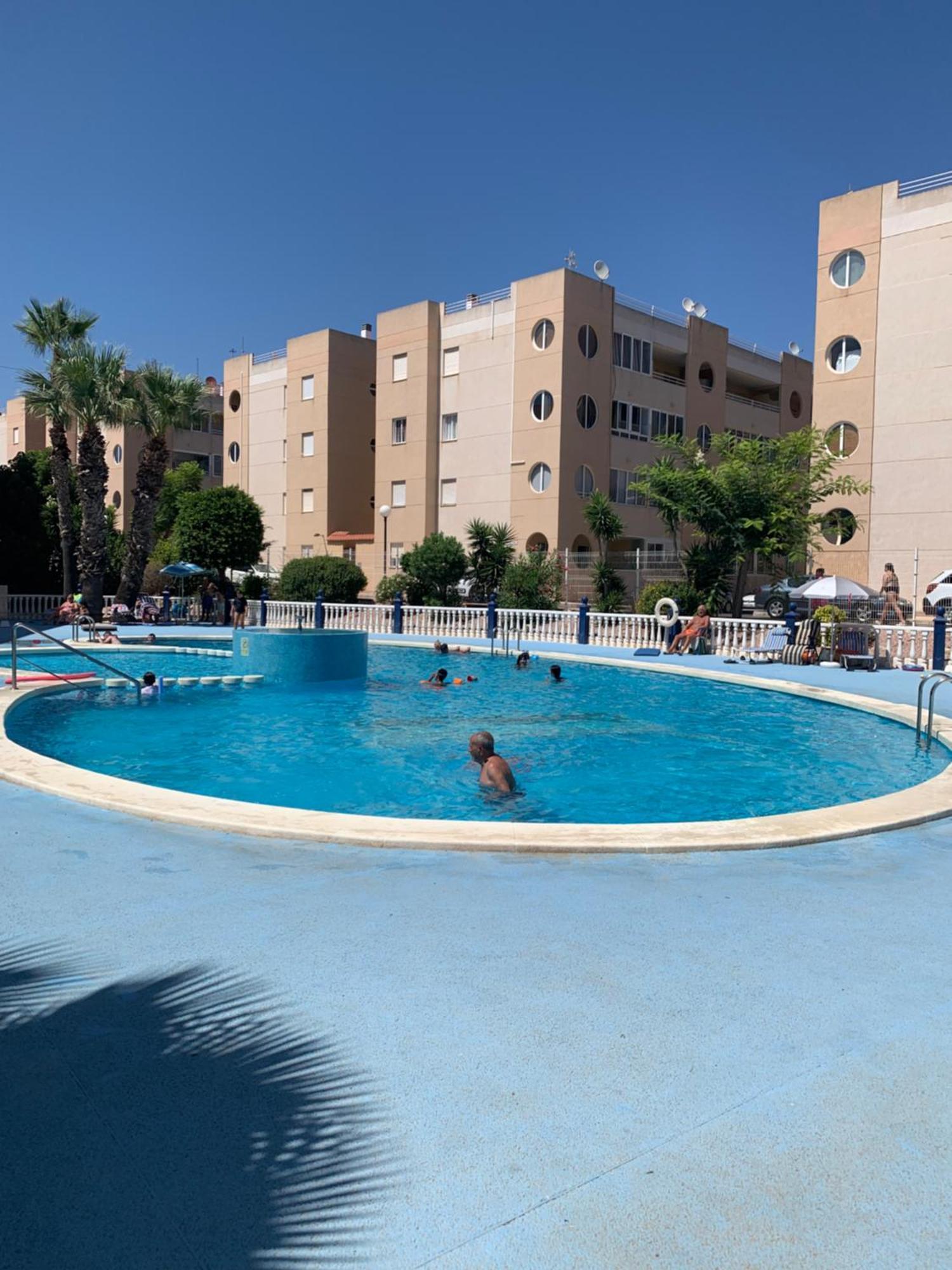 Tres Beau T4 Torrevieja Renove Et Moderne Apartment Exterior photo